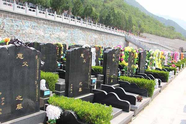 随着北京墓地价格高，北京人安葬在外地的人多吗?